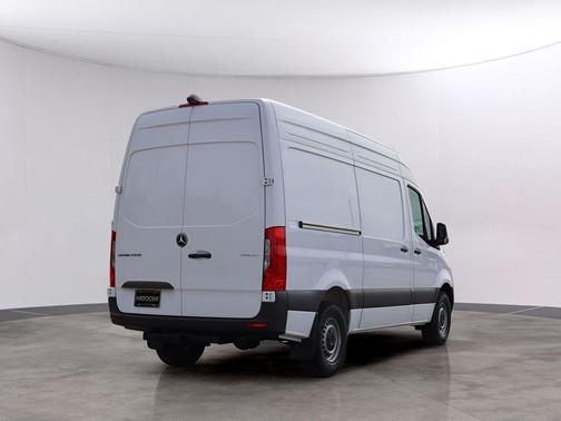 Arctic White 2026 Mercedes-Benz Sprinter 2500 144 WB