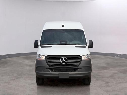 Arctic White 2026 Mercedes-Benz Sprinter 2500 144 WB
