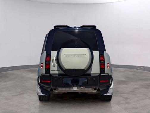 2025 Land Rover Defender P400 X-Dynamic SE