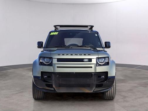 2025 Land Rover Defender P400 X-Dynamic SE