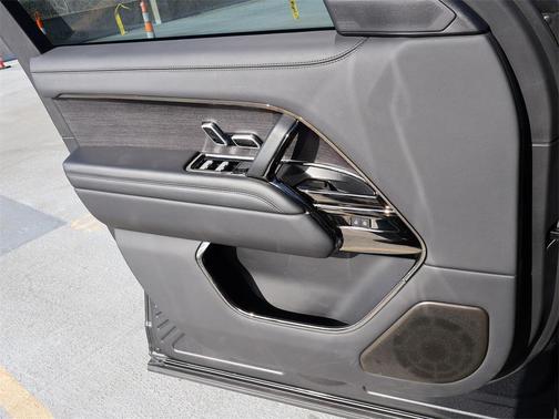 2023 Land Rover Range Rover SV