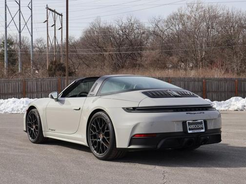 2026 Porsche 911 Targa 4 GTS