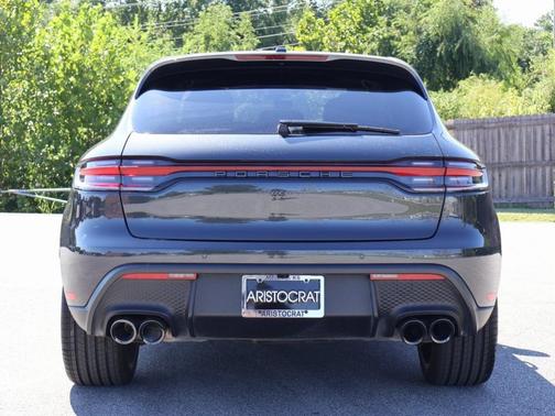 2025 Porsche Macan 