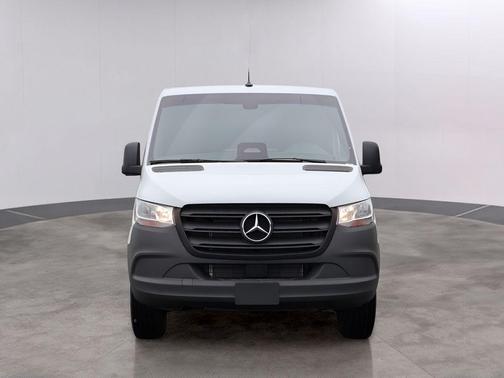 Arctic White 2026 Mercedes-Benz Sprinter 2500 144 WB