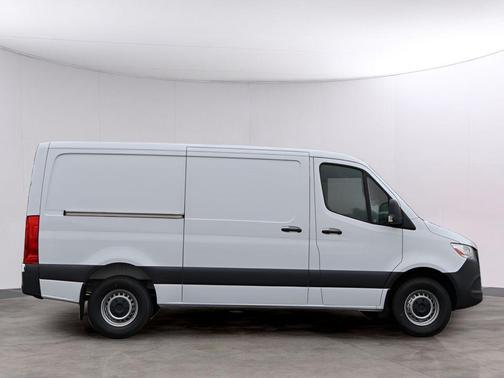 Arctic White 2026 Mercedes-Benz Sprinter 2500 144 WB