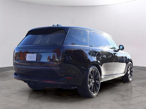 2025 Land Rover Range Rover P530 SE 7 Seat