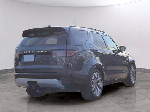 Blue Metallic 2026 Land Rover Discovery