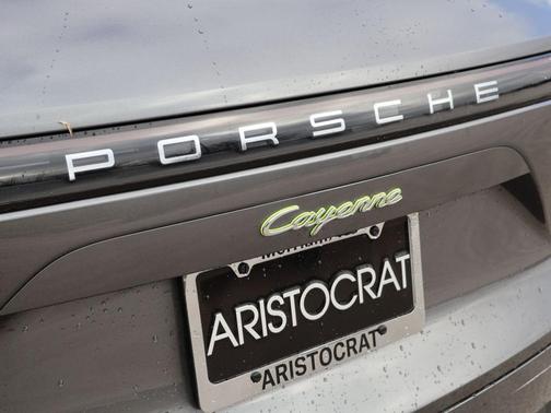 2023 Porsche Cayenne 