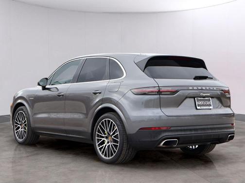 2023 Porsche Cayenne 