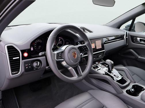 2023 Porsche Cayenne 