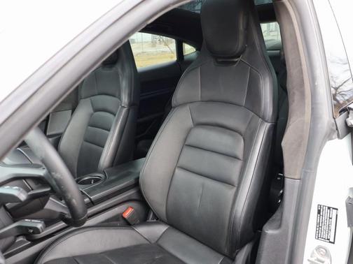 2020 Porsche Taycan Turbo