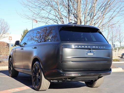 2024 Land Rover Range Rover P530 SE