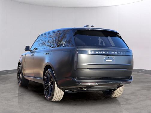 2024 Land Rover Range Rover P530 SE