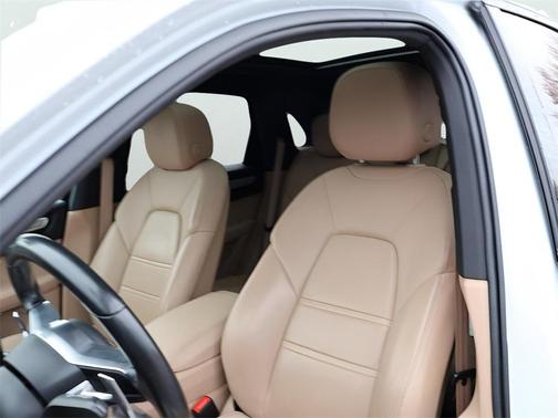 2022 Porsche Cayenne S Platinum Edition