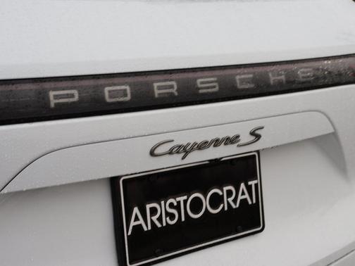 2022 Porsche Cayenne S Platinum Edition