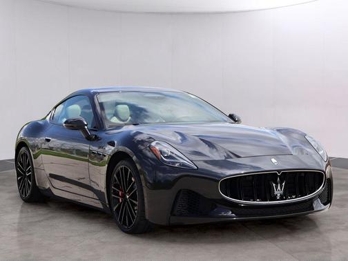 Nero 2024 Maserati GranTurismo Modena