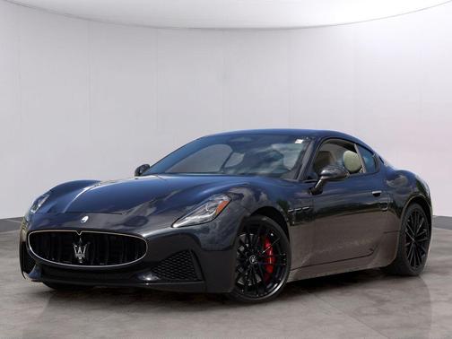 Nero 2024 Maserati GranTurismo Modena