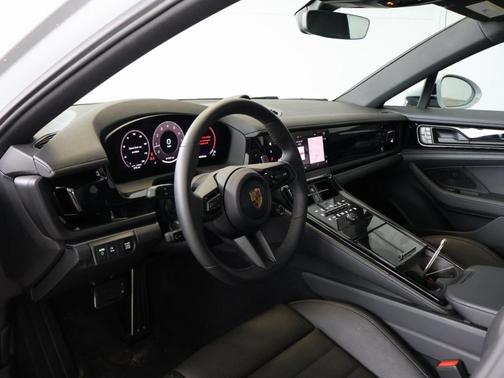 2024 Porsche Panamera 