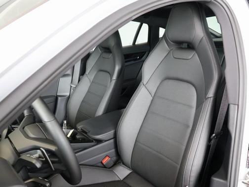 2024 Porsche Panamera 