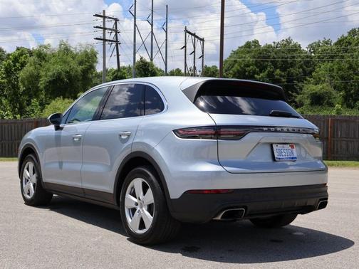 2021 Porsche Cayenne Base