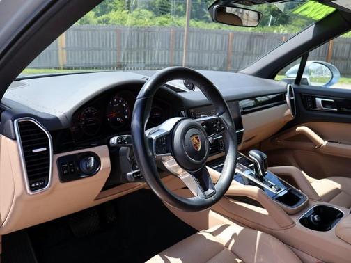 2021 Porsche Cayenne Base