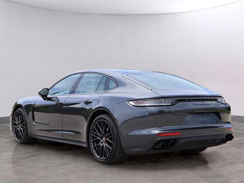 2021 Porsche Panamera Turbo S
