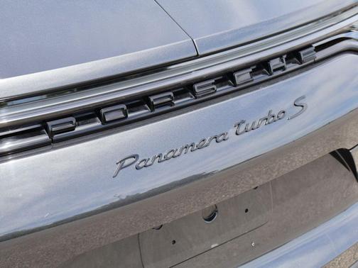 2021 Porsche Panamera Turbo S