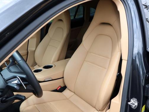 2022 Porsche Panamera 4