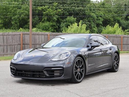 2022 Porsche Panamera 4