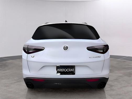 2024 Alfa Romeo Stelvio Base