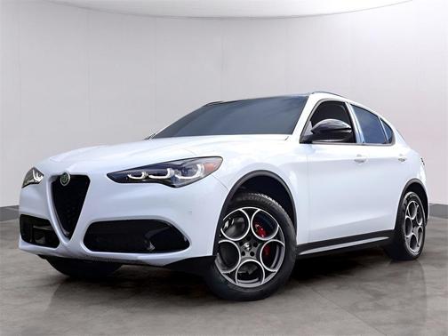 2024 Alfa Romeo Stelvio Base