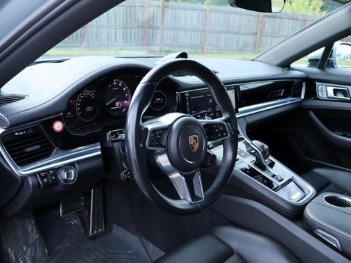 2019 Porsche Panamera 4