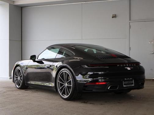2024 Porsche 911 Carrera