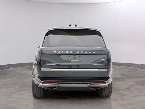 Belgravia Green 2023 Land Rover Range Rover P530 SE