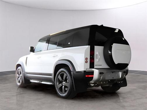 2024 Land Rover Defender P500 SE