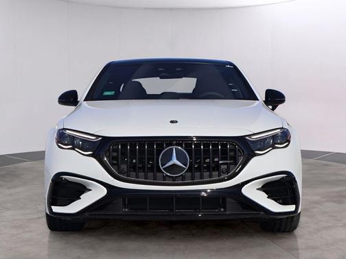 MANUFAKTUR Moonlight White Metallic 2026 Mercedes-Benz AMG E 53 Base