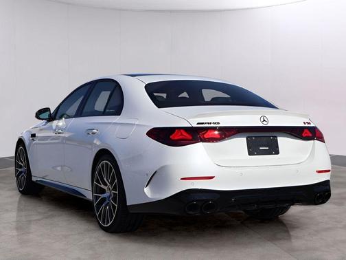 MANUFAKTUR Moonlight White Metallic 2026 Mercedes-Benz AMG E 53 Base