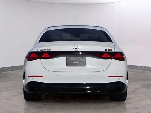 MANUFAKTUR Moonlight White Metallic 2026 Mercedes-Benz AMG E 53 Base