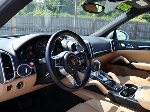 2017 Porsche Cayenne 