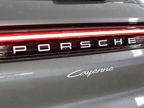 2024 Porsche Cayenne Base