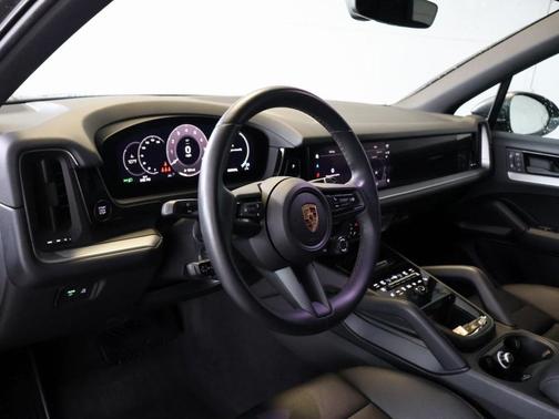 2024 Porsche Cayenne Base
