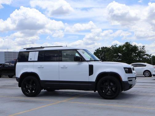 Fuji White 2024 Land Rover Defender P400 S