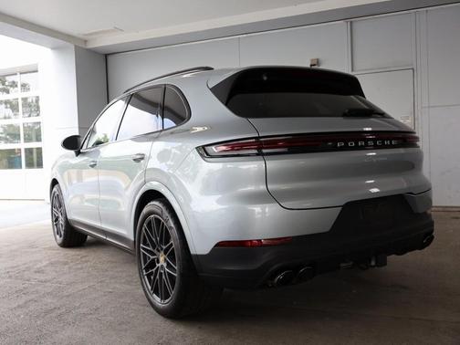 2024 Porsche Cayenne Base