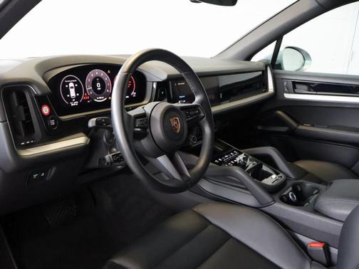 2024 Porsche Cayenne Base