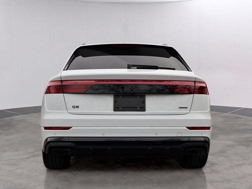 2025 Audi Q8 55 Premium