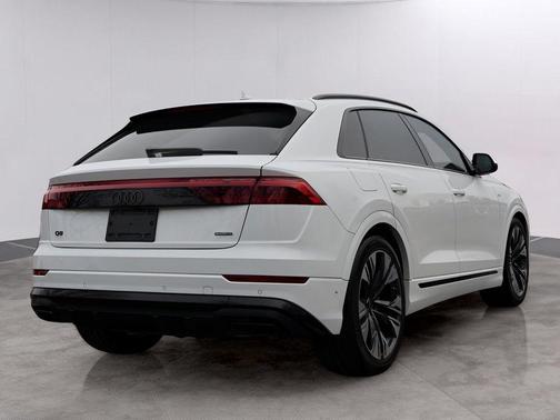 2025 Audi Q8 55 Premium