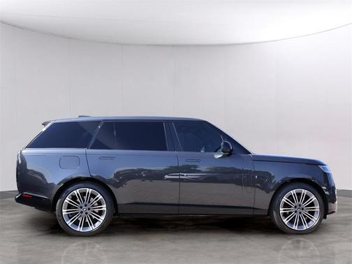 2025 Land Rover Range Rover P530 SE 7 Seat