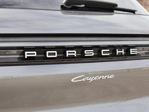 2024 Porsche Cayenne Base