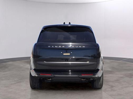 Santorini Black 2024 Land Rover Range Rover P530 SE