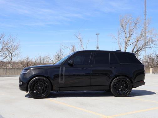 Santorini Black 2024 Land Rover Range Rover P530 SE